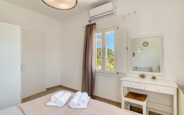 Dahlia Apartments and Studios