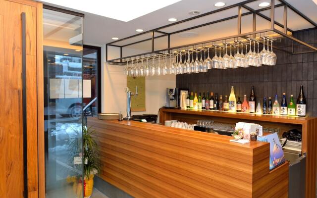 Matthew Suites