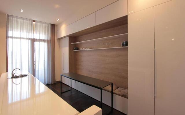Metro apartment