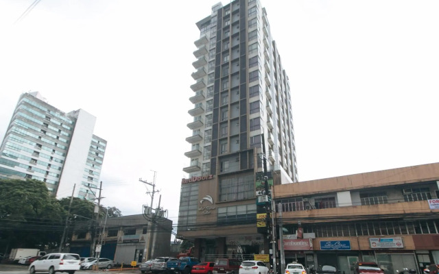 West Avenue Suites