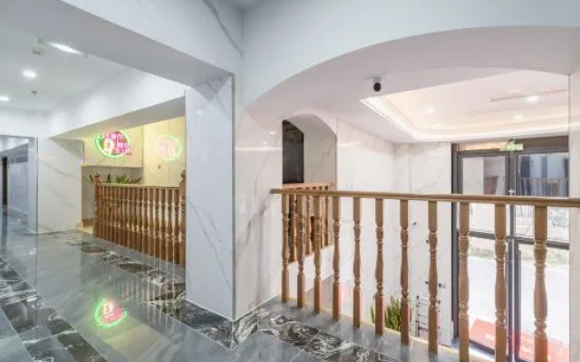 Four Seasons Haojia Boutique Apartment