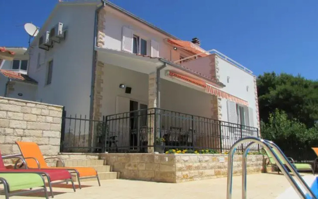 Villa Maslinica