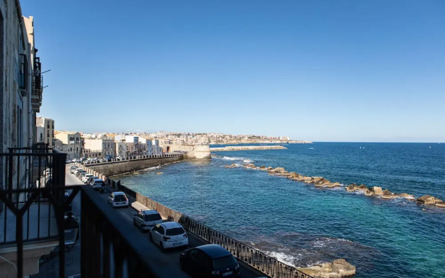 Dimora di Levante con vista mare by Wonderful Italy