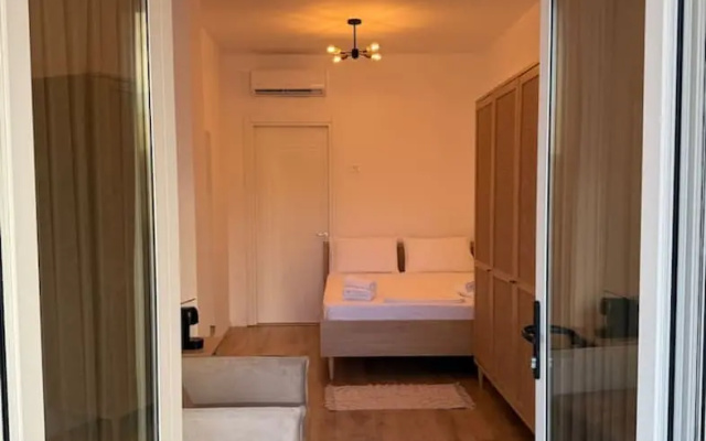 Noon Properties 3 Beachside Studio in Dh rmi