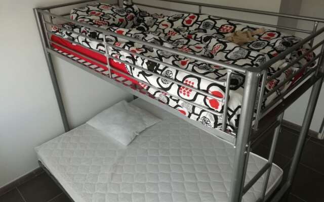 Apartment With 2 Bedrooms in Saint-cyr-sur-mer, With Pool Access, Furn