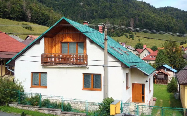 Dedinky Lakeview Cottage