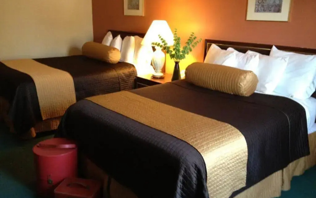 Bicentennial Inn