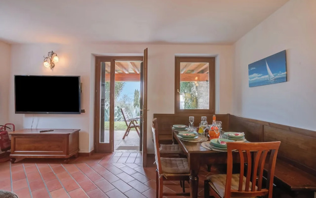 Villa Iris-lakeview & Shared Pool