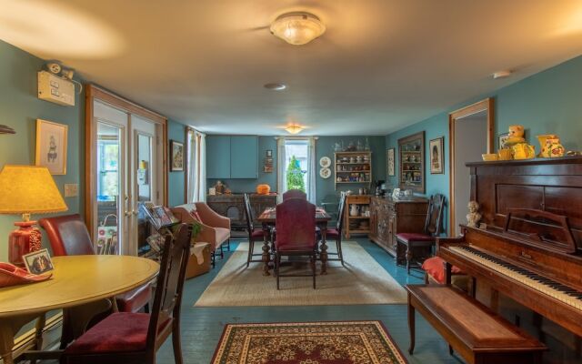 Hastings House Bed & Breakfast