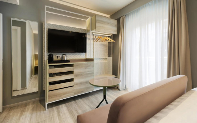 Adesso Hotel