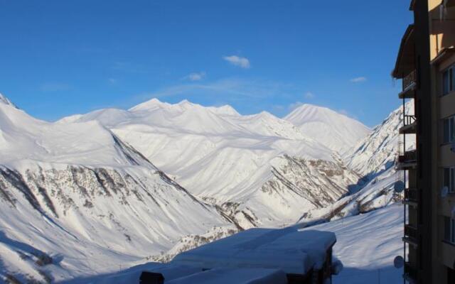 GoGudauri Pent House