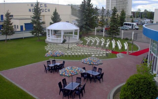 Chateau Louis Hotel & Conference Centre