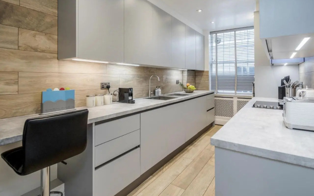 Modern Lovely 2 Bed Hyde Park with AC