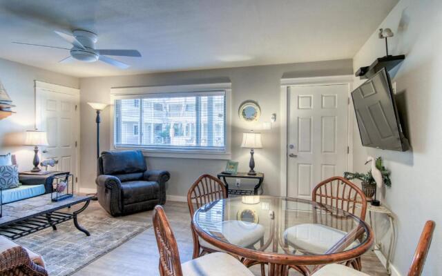 Courtyard #114 Condo