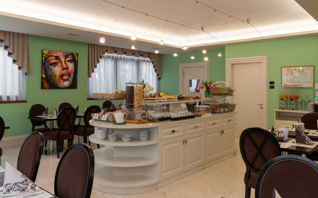 Hotel Roxy Plaza