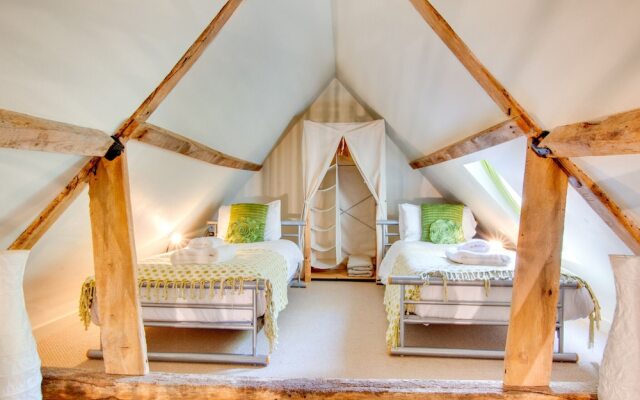 Traditional Holiday Home in Briston With Garden