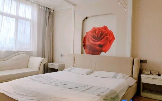 Tianlun Fashion Hotel (Shangqiu High-speed Railway Station)