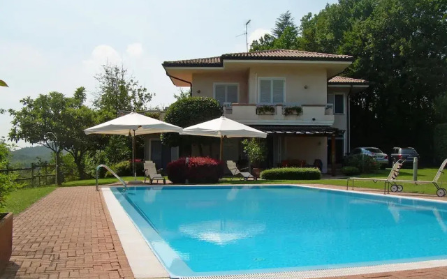 Villa dei Salici con Piscina by Wonderful Italy