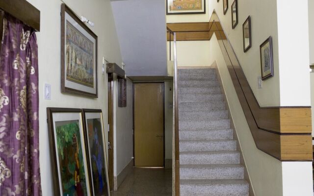 OYO Rooms Rajmahal Square 2