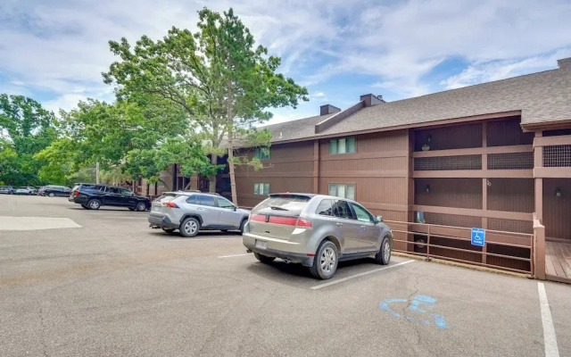 Osage Beach Condo Pools, Boatslip and Pickleball