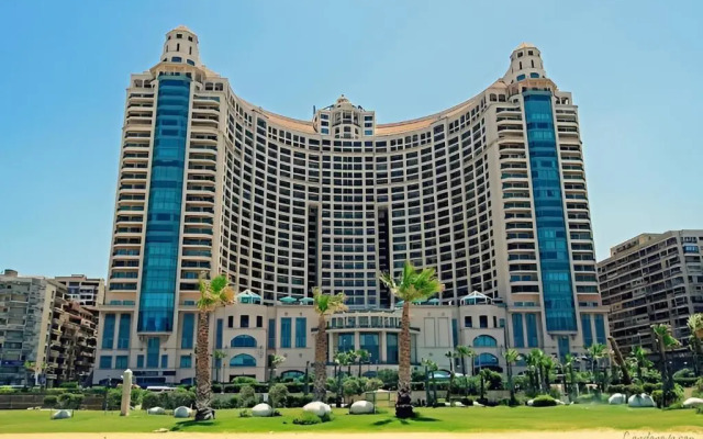 Apartment at San Stefano Grand Plaza