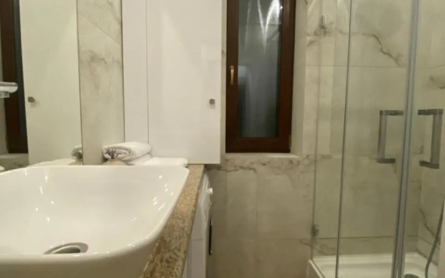 Intimate Inn