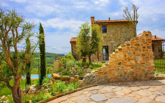 Wonderful Private Villa With Pool in Riparbella
