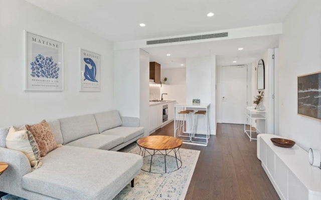 Chic 2-bed With Free Parking in South Yarra – Guest Rooms – Melbourne