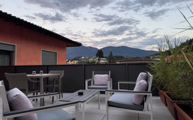 Bed & Breakfast 7rooms Losone