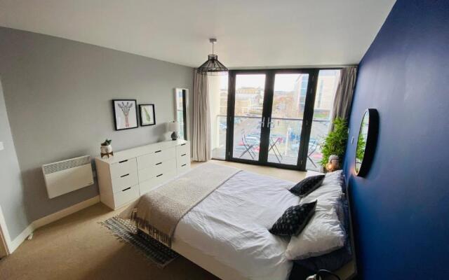 Stewart St James Walk Apartment