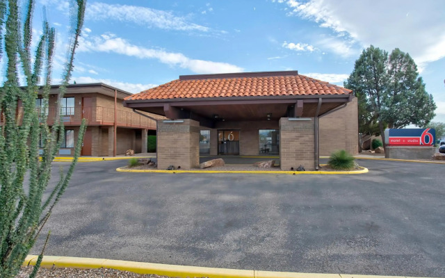 Motel 6 Willcox, AZ