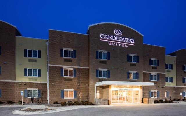 Candlewood Suites Milwaukee Airport, an IHG Hotel