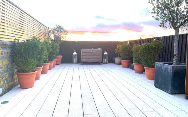 JOIVY Deluxe 2bed apartment with terrace