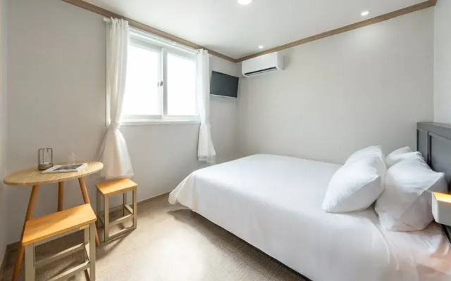 Gangneung Jin Stay