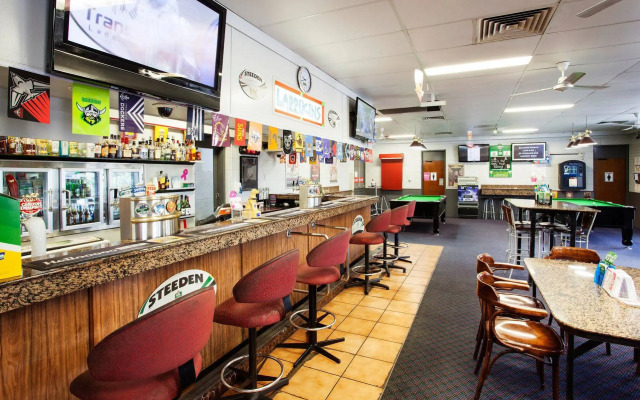 Upper Ross Hotel