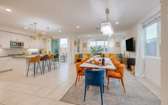 Sunburst by Avantstay Lakefront + Mountain Views