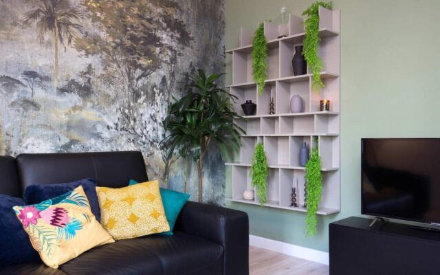 Luxurious Decor 4bdr Apt in Central, Eixample