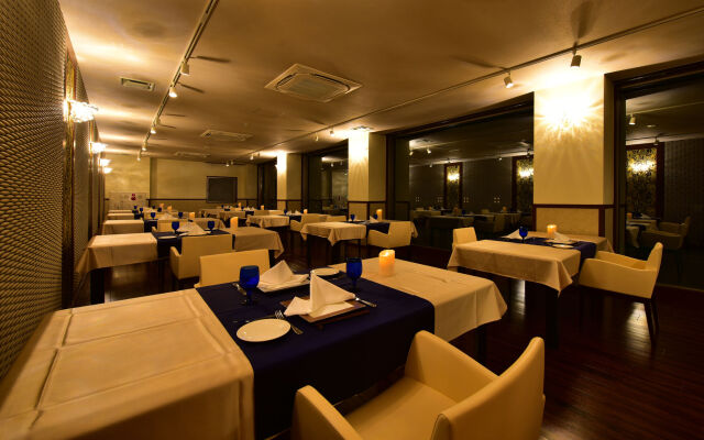 Fontaine Bleau Atami