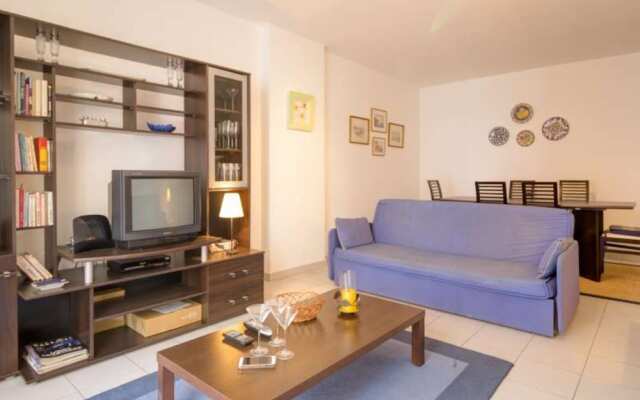 Apartment 1 Bedroom With Wifi 107980