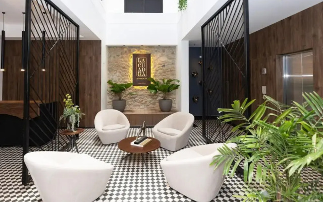 The Urbanart Condo by Acomodo