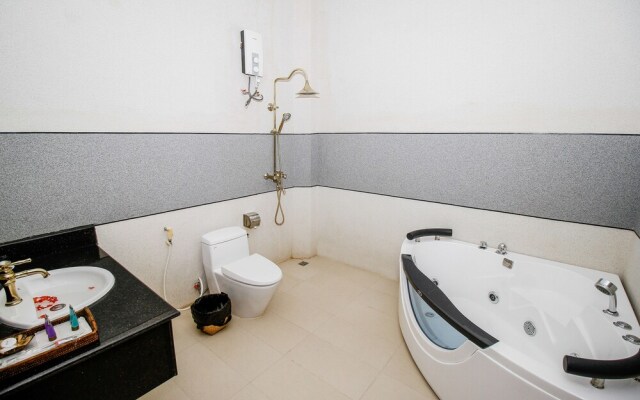 Royal Emerald River View Resort