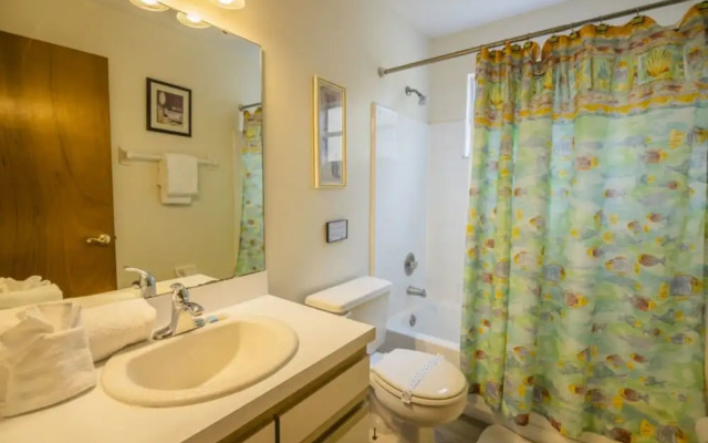 Charles' Sweetwater Club Condo