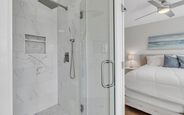 Windsical Escape 2 Bedroom Home by RedAwning