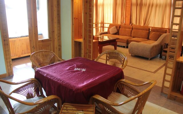 Taiping Lake Clove Garden Hotel