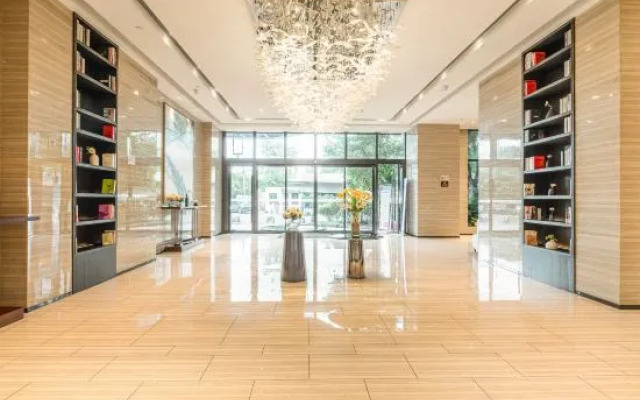 Hangzhou Junshang Yunyi Hotel (Chihua Street Subway Station)