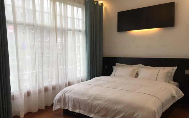 No.8 Gingko Inn