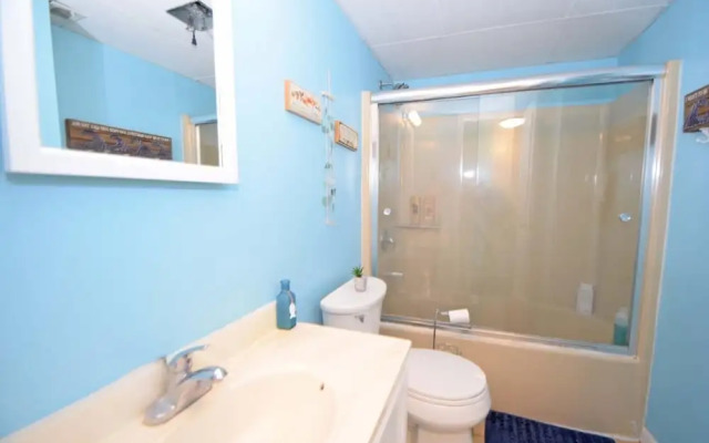 Thunder Island 81b 2 Bedroom Condo by RedAwning