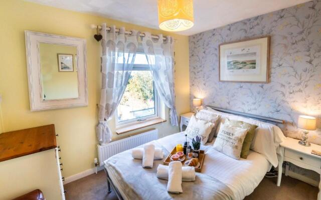 Seaside Snug – 2 bedroom home