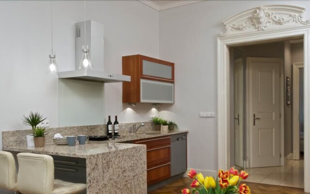 Holec Apartments