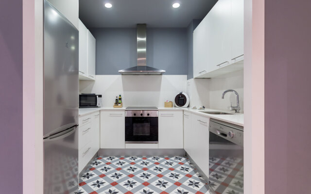 Ribera in Barcelona with 3 bedrooms and 2 bathrooms